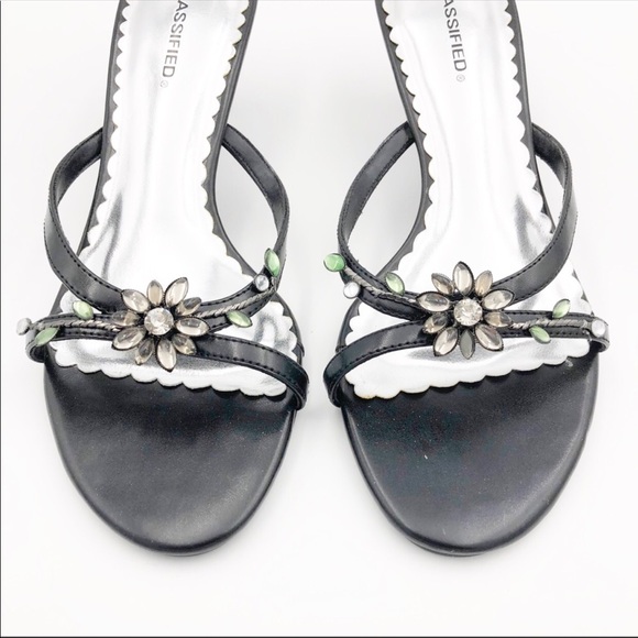 CLASSIFIED Orlando Black Kitten Heel w Flower - Picture 6 of 7